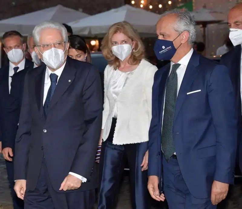 il presidente mattarella con la figlia laura e il prefetto piantedosi  foto di bacco