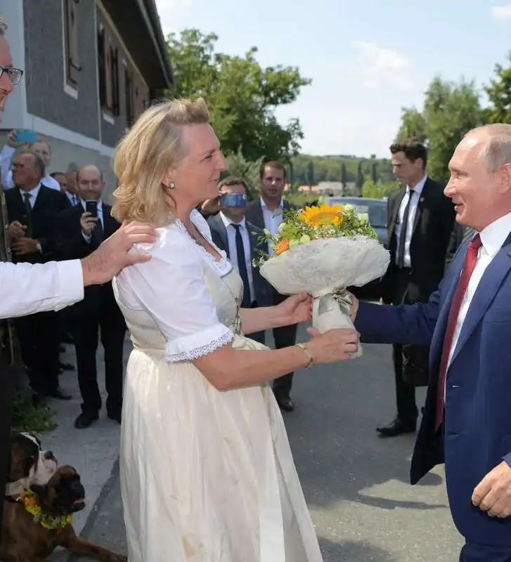 karin kneissl e vladimir putin 1