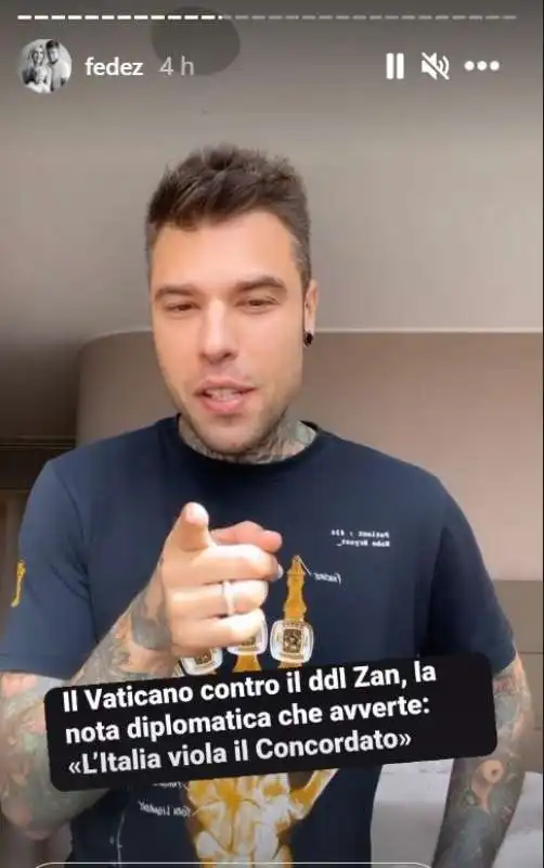 LA STORIA INSTAGRAM DI FEDEZ CONTRO IL VATICANO 