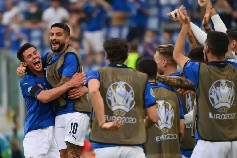 matteo pessina esulta dopo il gol al galles