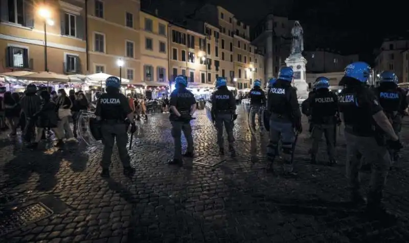 polizia a campo dei fiori, roma