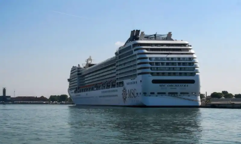 ritorno delle navi da crociera a venezia