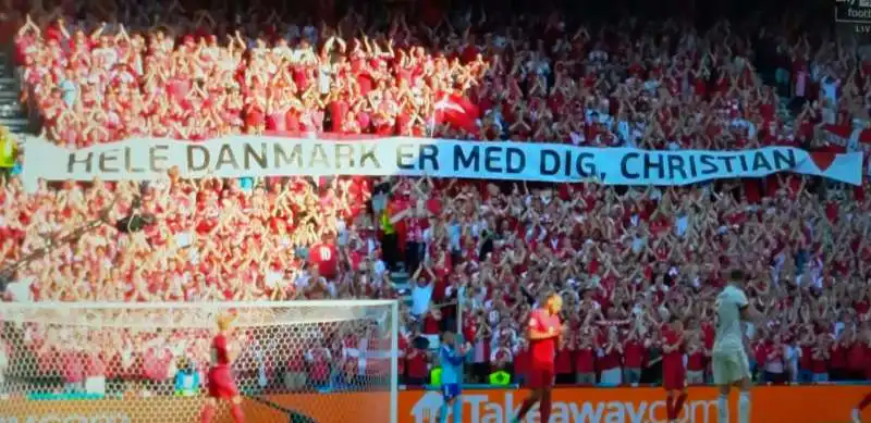 TIFOSI ALLO STADIO DANIMARCA BELGIO