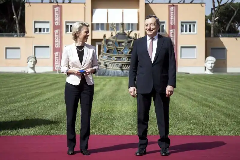 ursula von der leyen mario draghi  a cinecitta