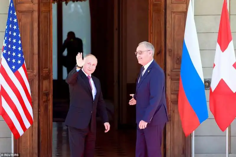 vladimir putin con il presidente svizzero guy parmelin 