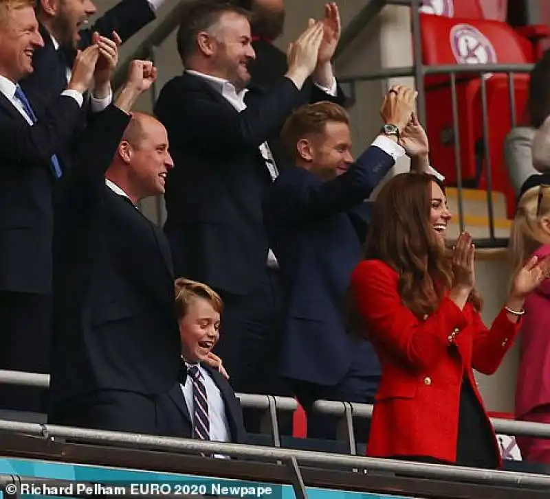 William, George e Kate a Wembley 5