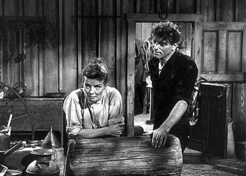 burt lancaster e katherine hepburn ne il mago della pioggia