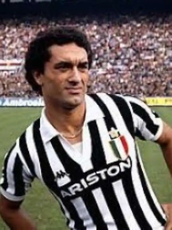 claudio gentile con la maglia della juve