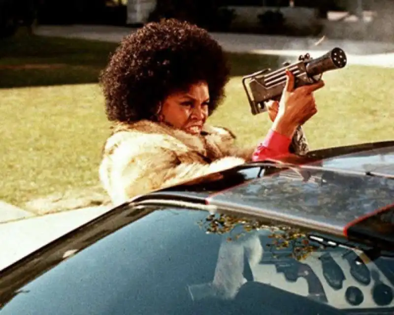 cleopatra jones licenza di uccidere 7