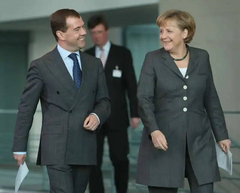 DMITRY MEDVEDEV ANGELA MERKEL 