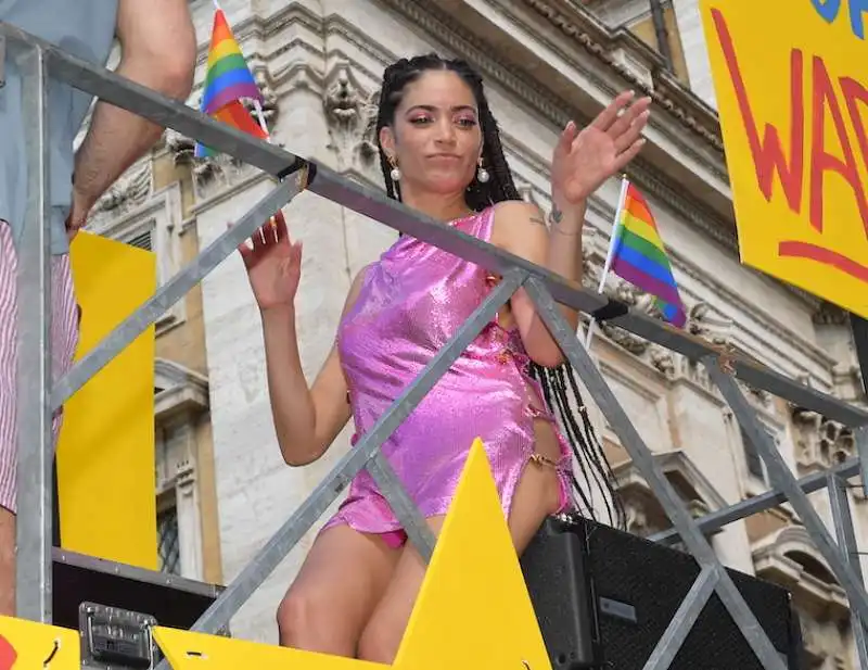 elodie al roma pride 2022  foto di bacco (4)