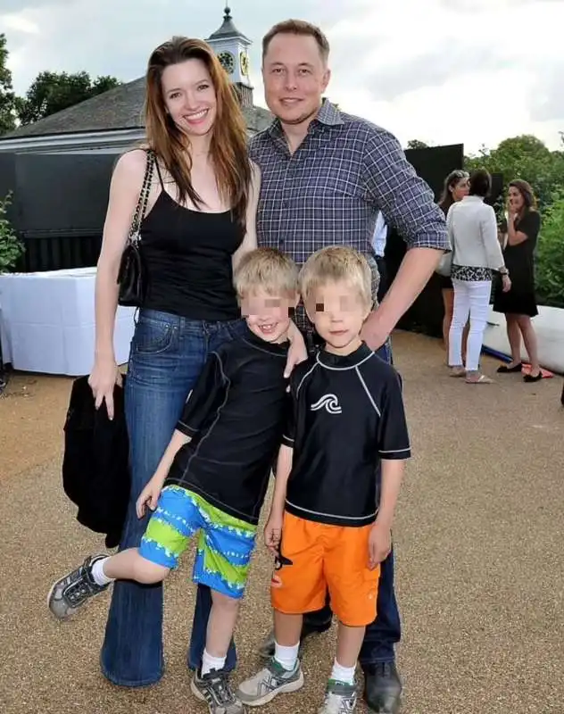 elon musk con la seconda moglie talulah riley e i figli xavier e griffin  