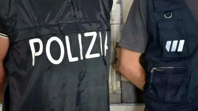 finti poliziotti