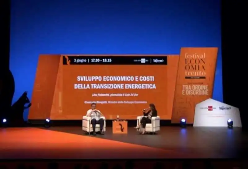 GIANCARLO GIORGETTI INTERVISTATO DA LINA PALMERINI AL FESTIVAL DELL ECONOMIA DI TRENTO  