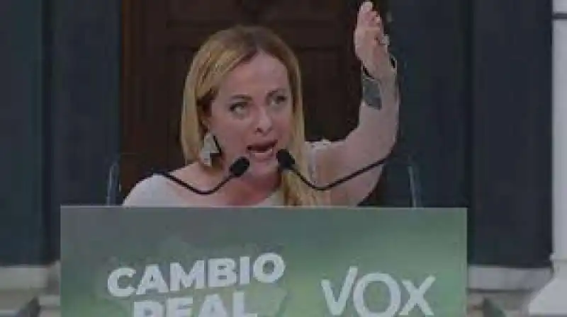   giorgia meloni al comizio di vox in spagna 