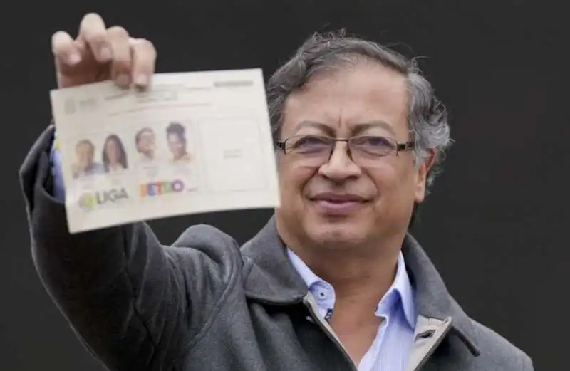 GUSTAVO PETRO