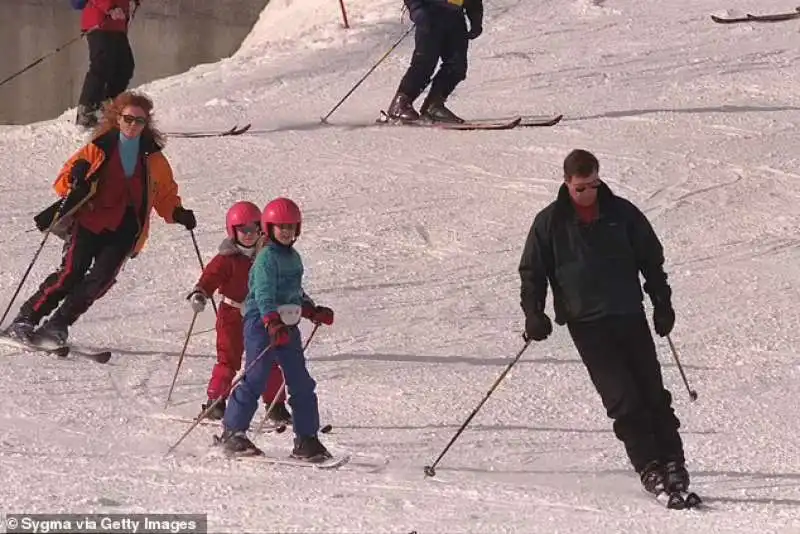 Il principe Andrea con la famiglia scia a Verbier