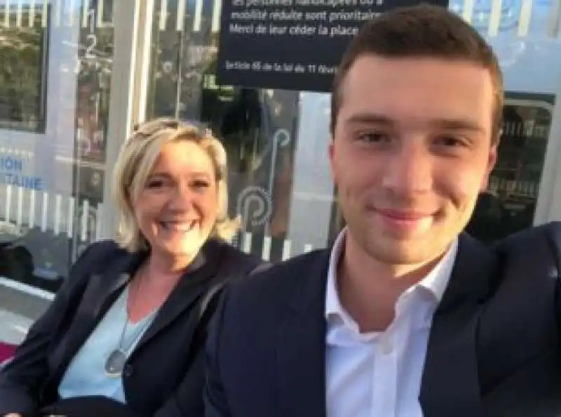 Jordan Bardella e Marine Le Pen