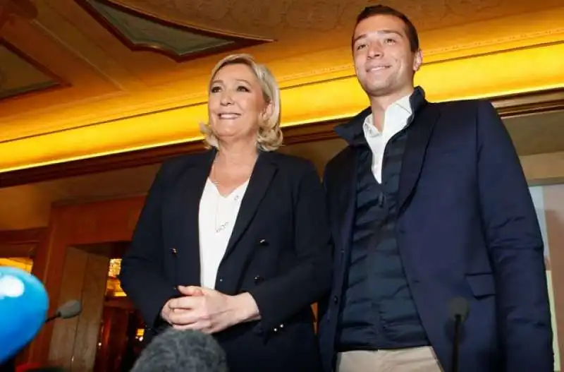 Jordan Bardella e Marine Le Pen 3