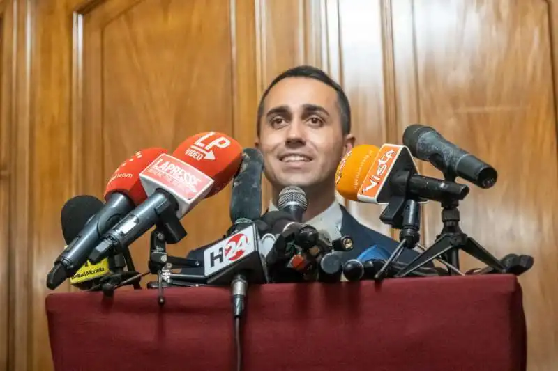 luigi di maio annuncia la scissione dal m5s   4