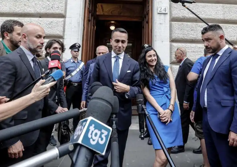 luigi di maio con iolanda di stasio  al termine della prima assemblea dei gruppi di insieme per il futuro 