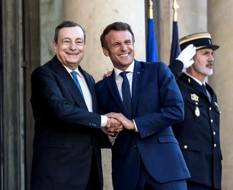 mario draghi emmanuel macron 