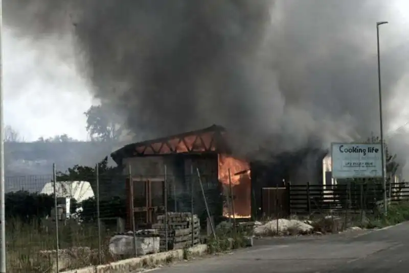 maxi incendio aurelia, a roma   3