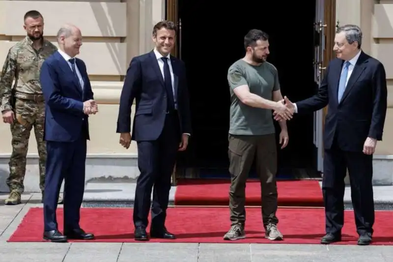 OLAF SCHOLZ - EMMANUEL MACRON - VOLODYMYR ZELENSKY - MARIO DRAGHI 