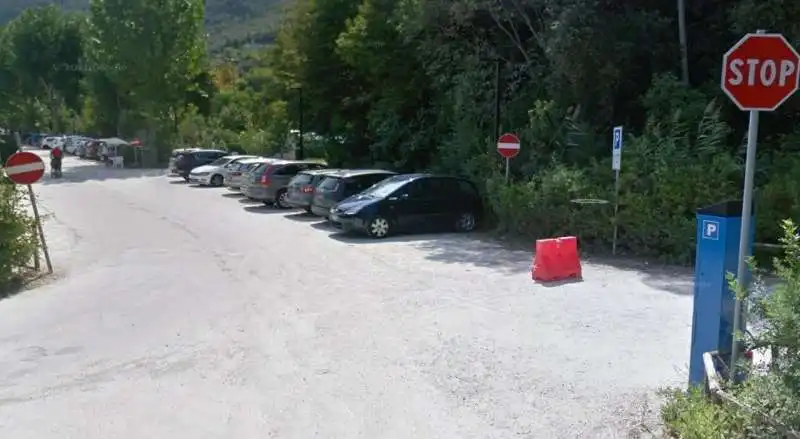 parcheggiatrice aggredita a portonovo 