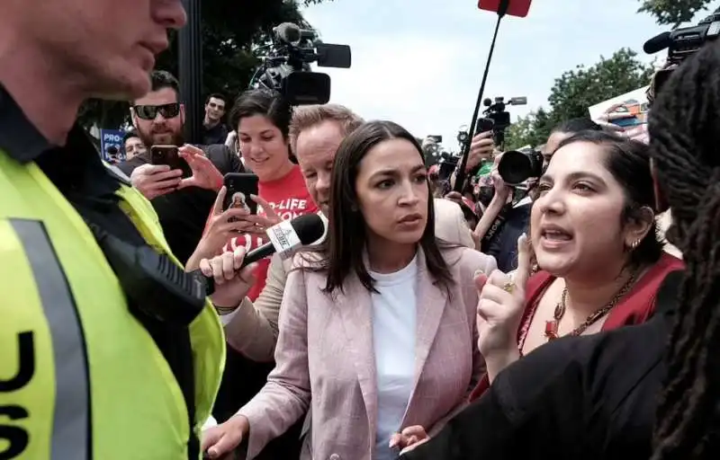 proteste contro la decisione della corte costituzione sull aborto 2