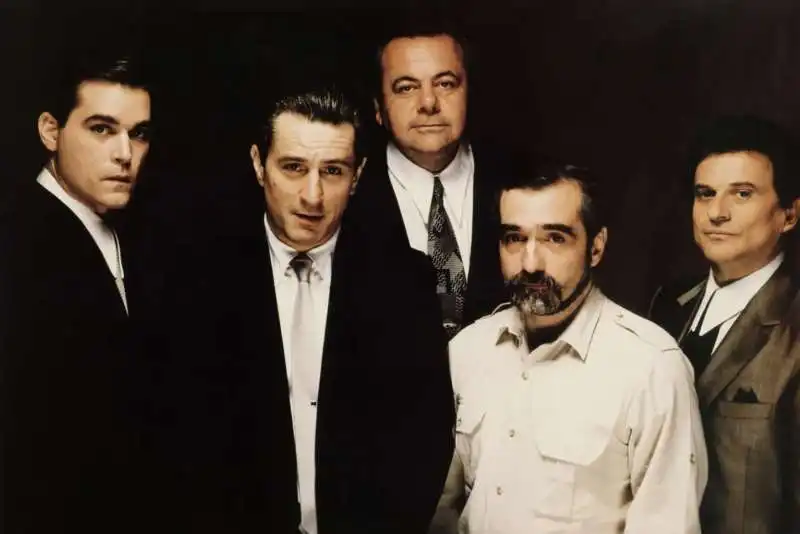 ray liotta, robert de niro, paul sorvino joe pesci, martin scorsese (secondo da sinistra).