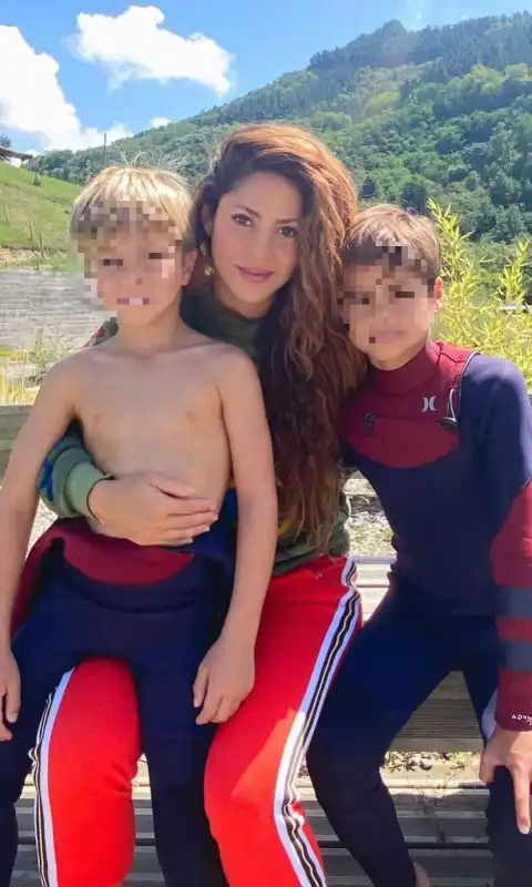 shakira con i figli 2