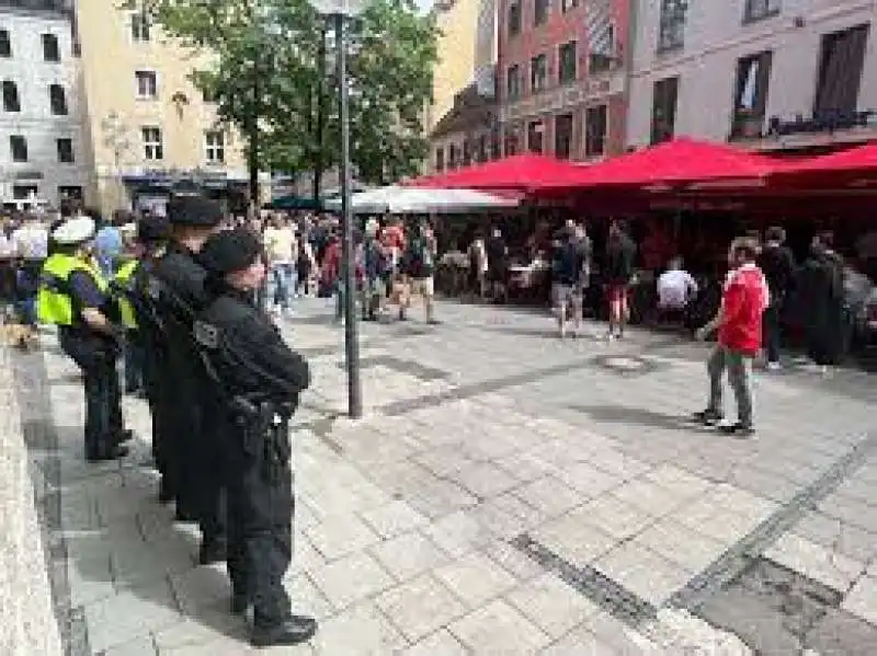 tifosi inglesi arrestati a monaco 