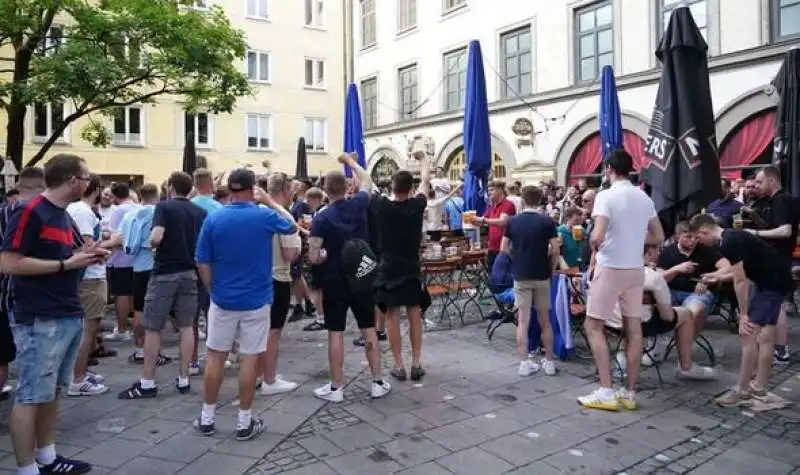 tifosi inglesi arrestati a monaco 