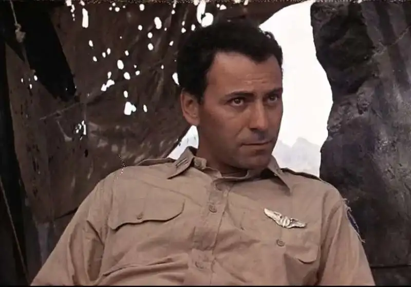 alan arkin in comma 22 