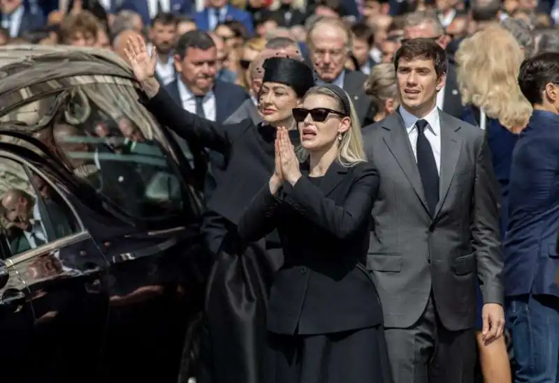 eleonora   barbara   luigi berlusconi   funerali silvio berlusconi  