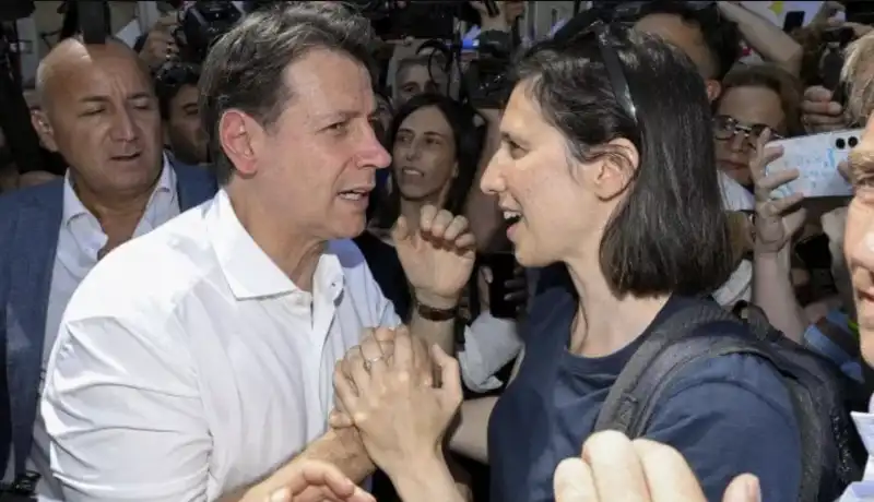 ELLY SCHLEIN E GIUSEPPE CONTE IN PIAZZA A ROMA