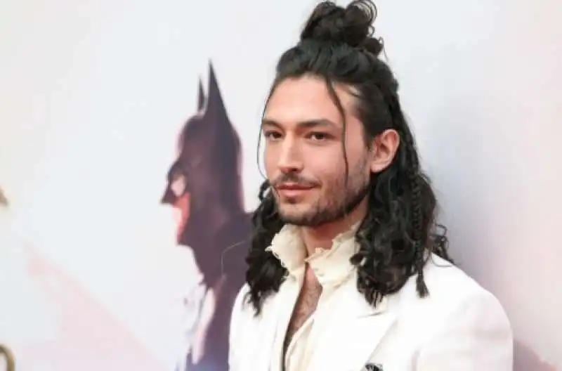 ezra miller  4