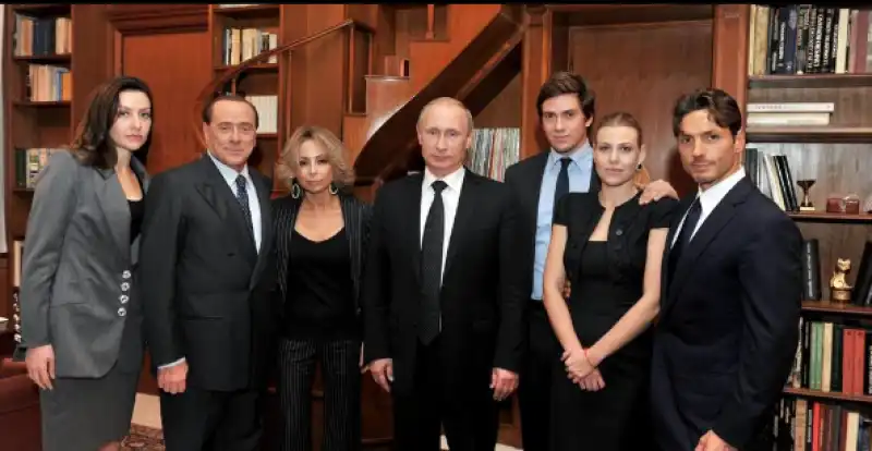 famiglia berlusconi foto con putin a villa borletti via rovani milano