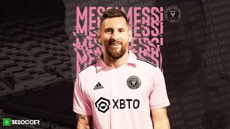 FOTOMONTAGGIO DI LIONEL MESSI CON LA MAGLIA DELL INTER MIAMI 