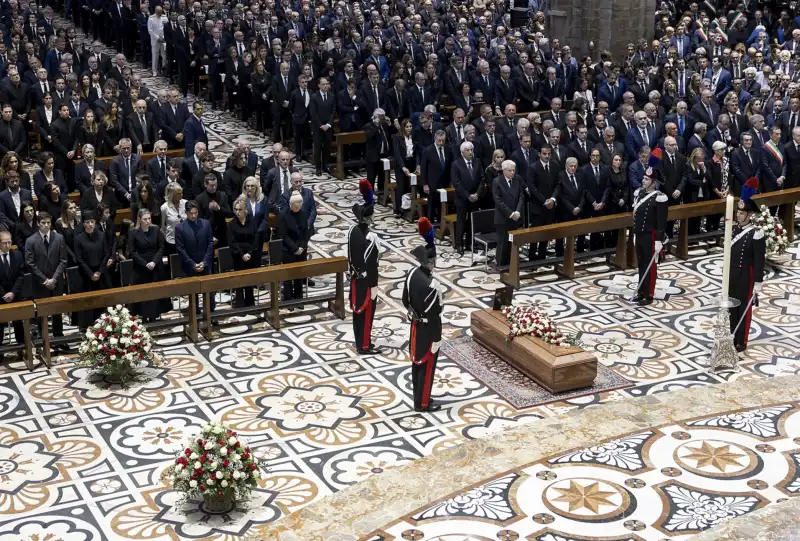 funerali di silvio berlusconi 2