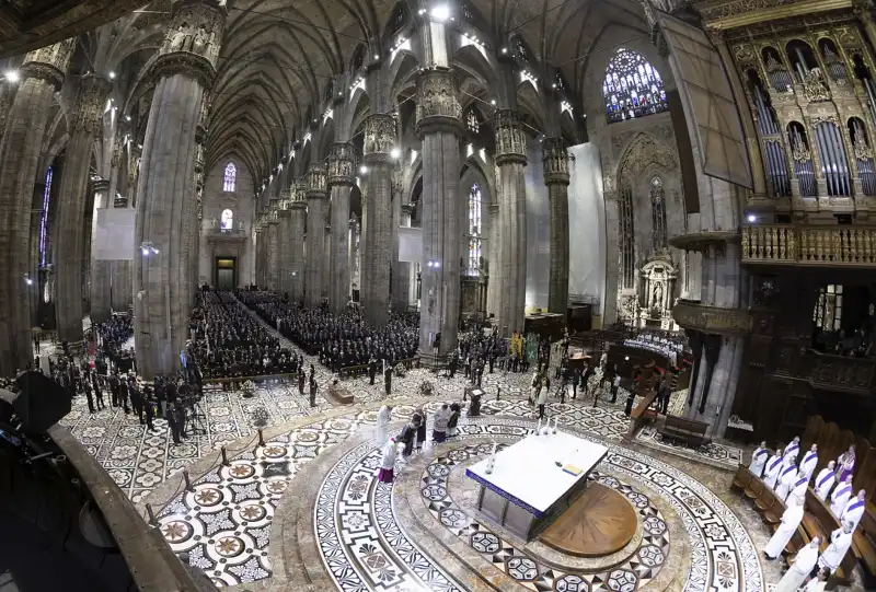 funerali di silvio berlusconi 3