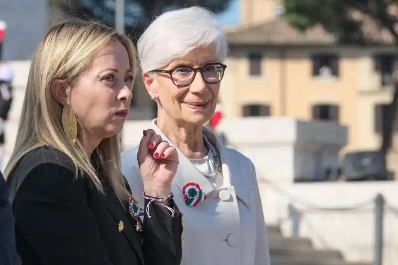 GIORGIA MELONI CON SILVANA SCIARRA ALLA PARATA DEL 2 GIUGNO 