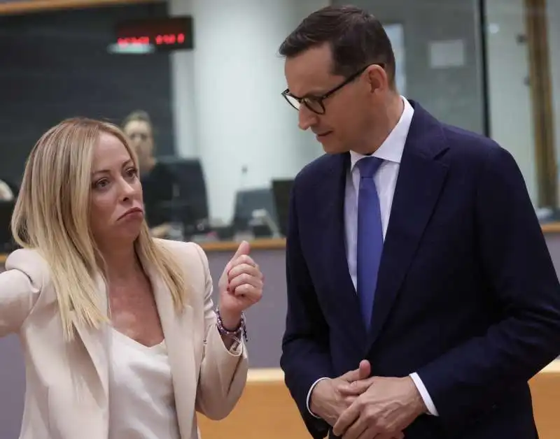 GIORGIA MELONI - MATEUSZ MORAWIECKI AL CONSIGLIO EUROPEO 