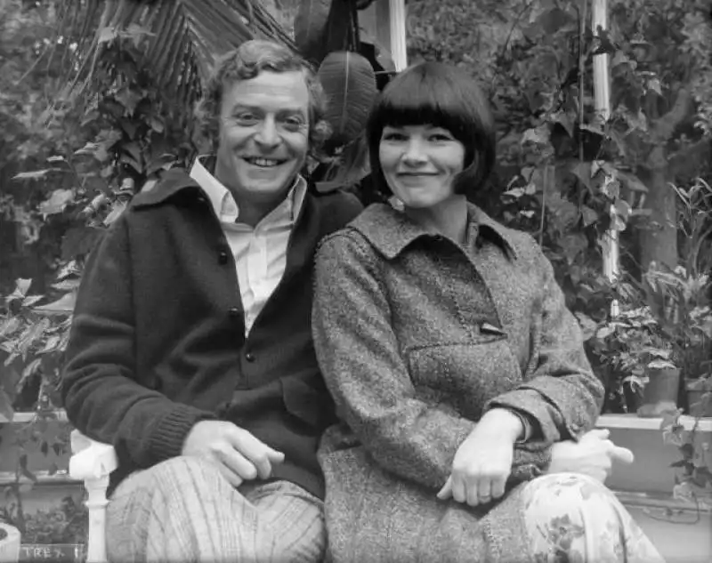 glenda jackson michael caine 1