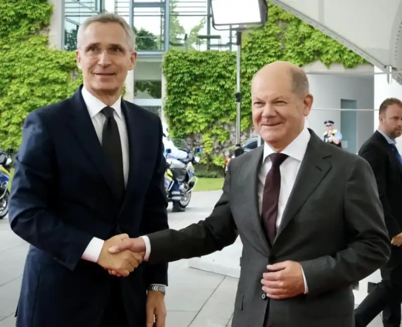 Jens Stoltenberg OLAF SCHOLZ