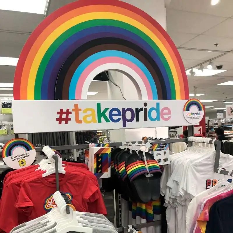 la linea di prodotti Pride month di target