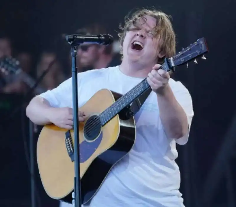 lewis capaldi  