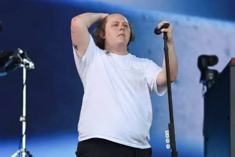 lewis capaldi  