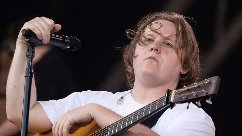 lewis capaldi 